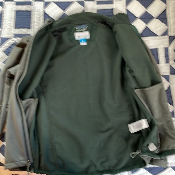 Columbia Hunter Green Men’s Large Omni Shield Wind Block Breathable Jacket Coat - Picture 7 of 8